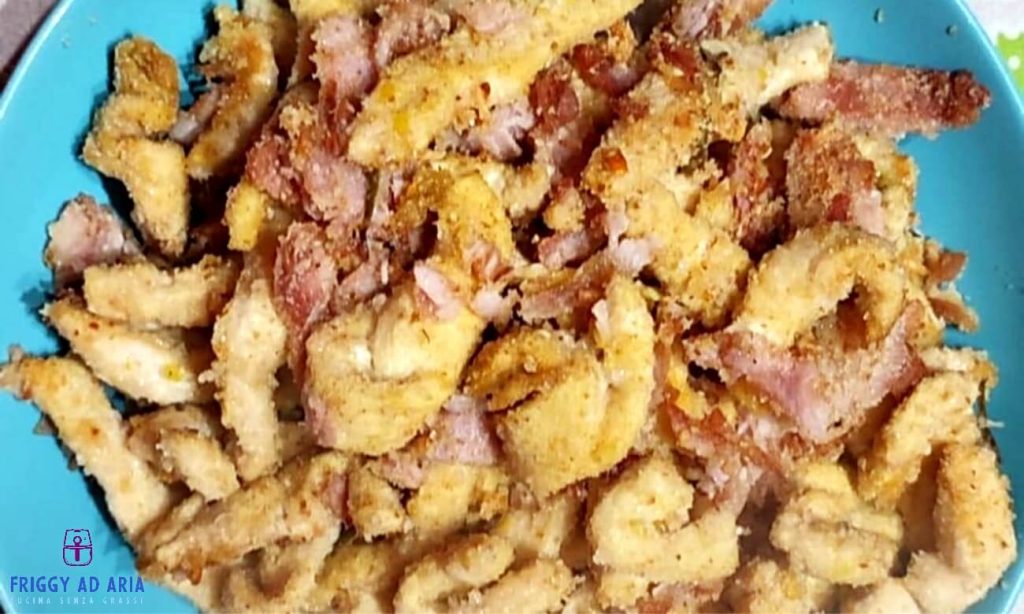 Straccetti di pollo croccanti al prosciutto in friggitrice ad aria