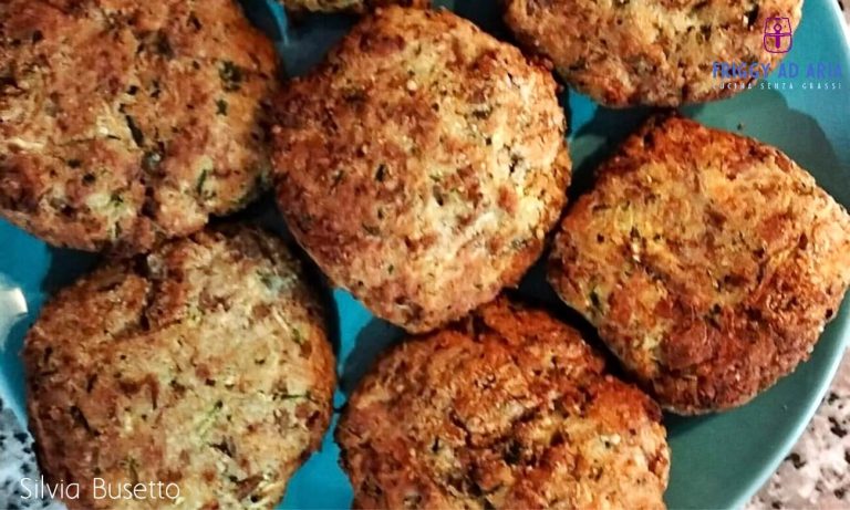 Polpette di zucchine e tonno (con uova) fritte ad aria: nessuno saprà dire di no, neanche i bambini!