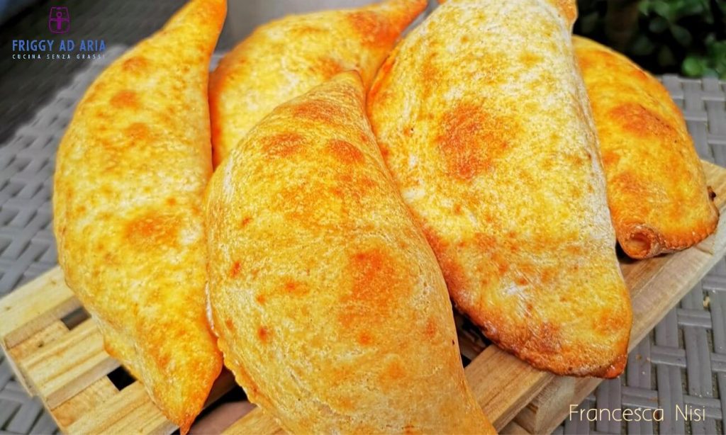 Panzerotti senza lievitazione in friggitrice ad aria