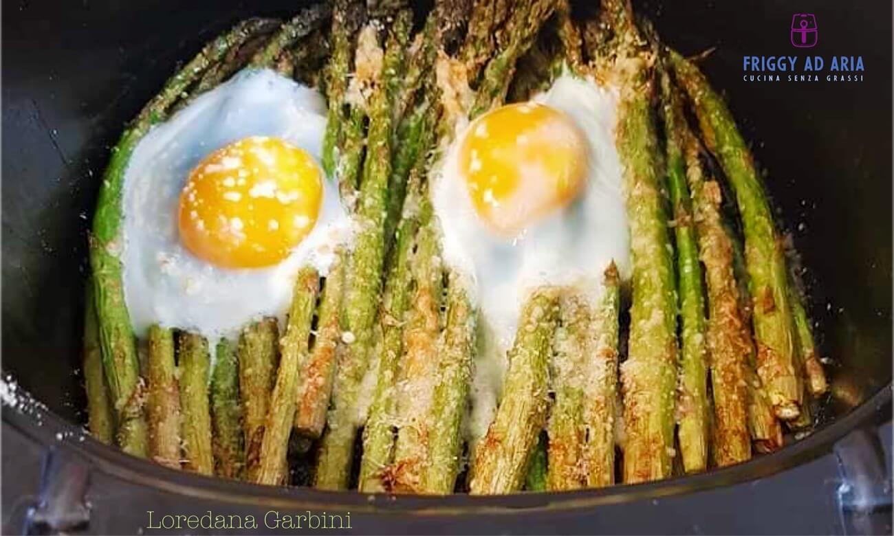 Asparagi con uova in friggitrice ad aria