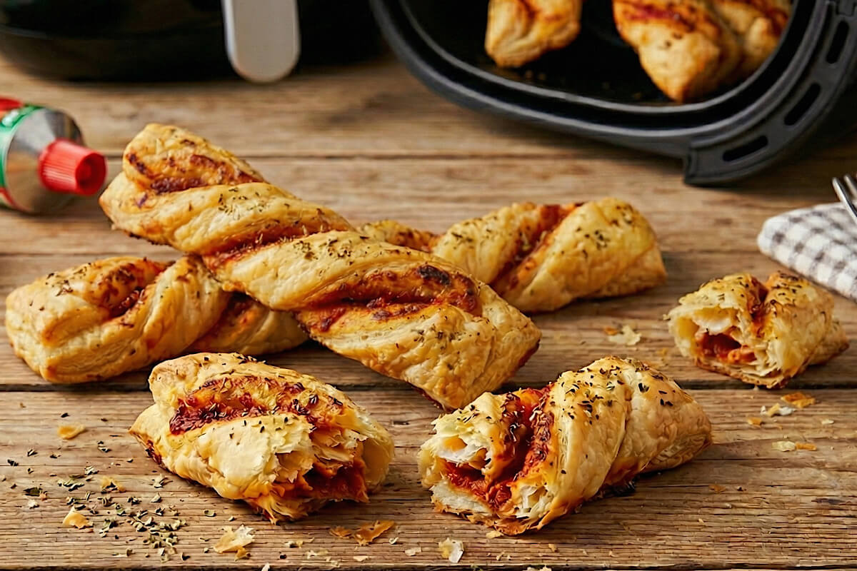 Dopo il primo spariranno tutti: grissini alla pizzaiola in friggitrice ad aria