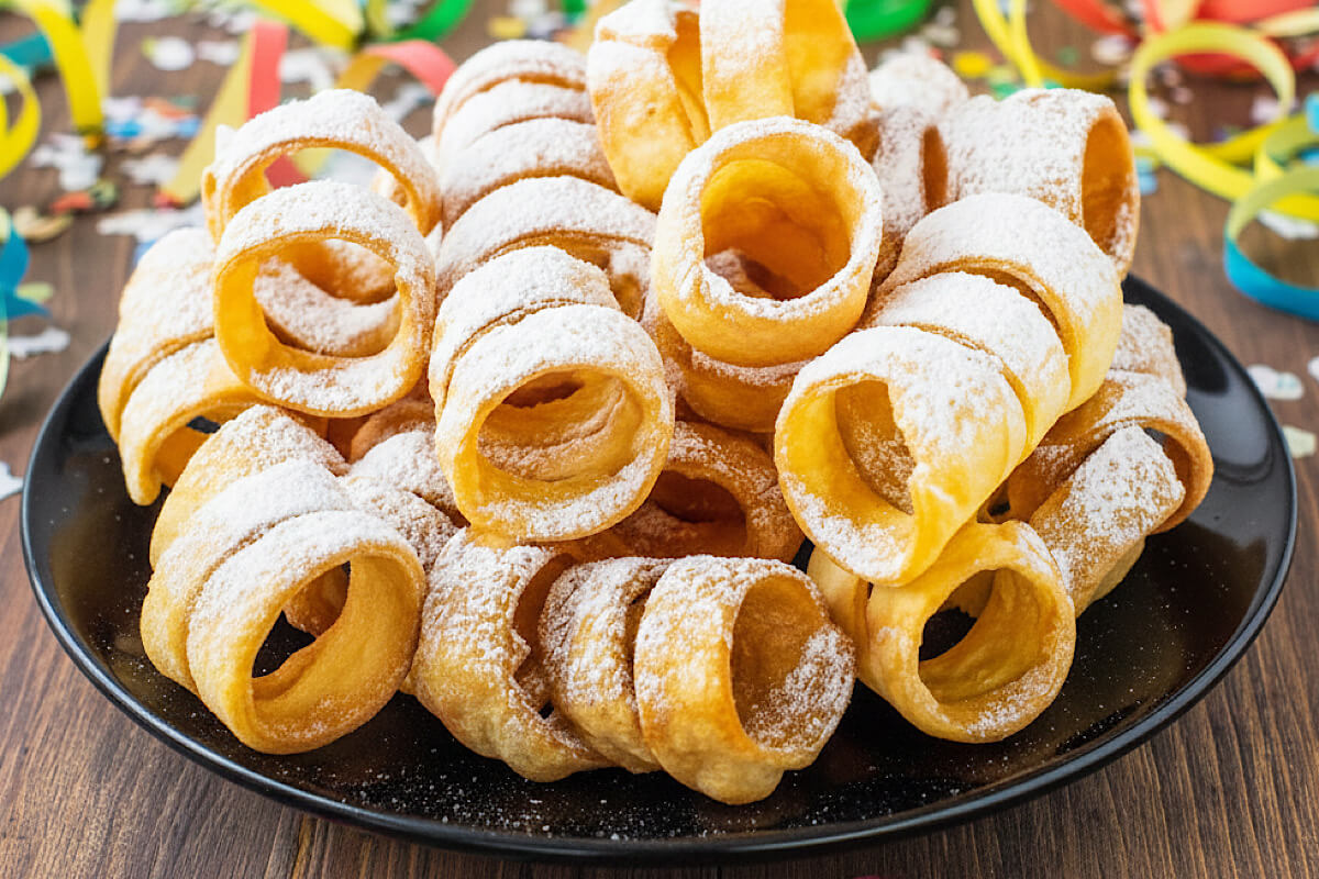 Pasta frolla senza lievito: ecco come fare le stelle filanti di Carnevale in friggitrice ad aria