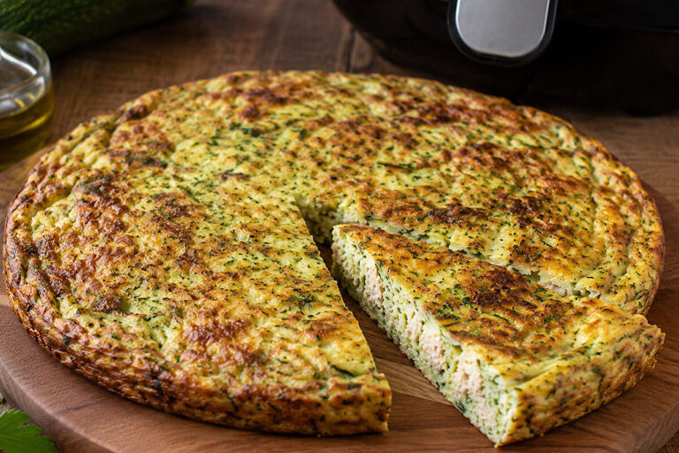 La frittata proteica senza padella: si cuoce in friggitrice ad aria ed è super buona con tonno e zucchine
