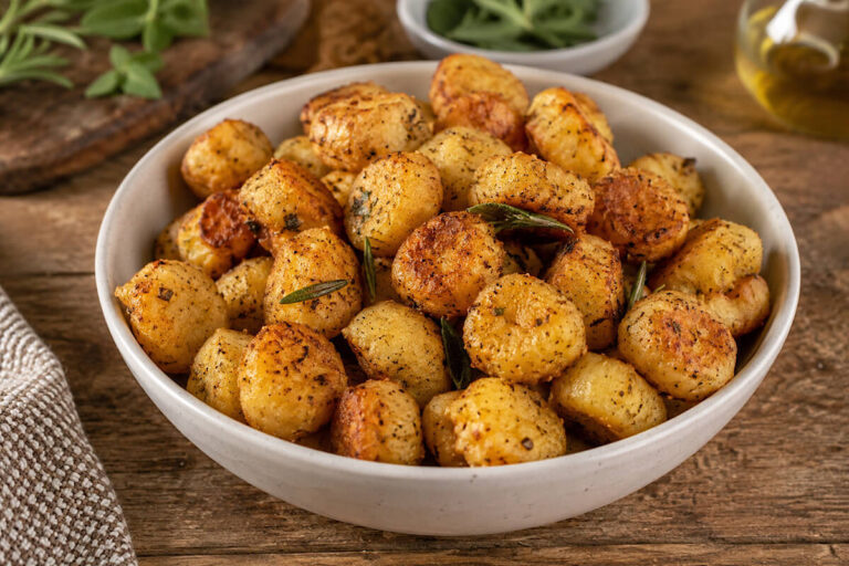 Niente sugo, niente pentola: gnocchi di patate croccanti con la friggitrice ad aria in 10 minuti!