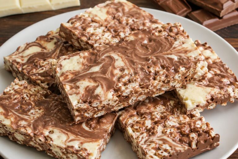 Metti il cioccolato sul farro soffiato e la merenda è quasi fatta in friggitrice ad aria: barrette tipo Kinder Country