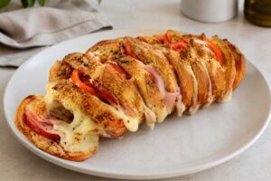 Pane a fisarmonica ripieno e filante in friggitrice ad aria