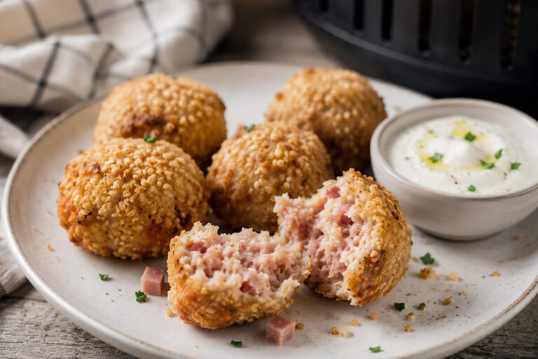 Una tira l’altra… e gli ingredienti piaceranno a tutti: polpette con panatura croccantissima in friggitrice ad aria