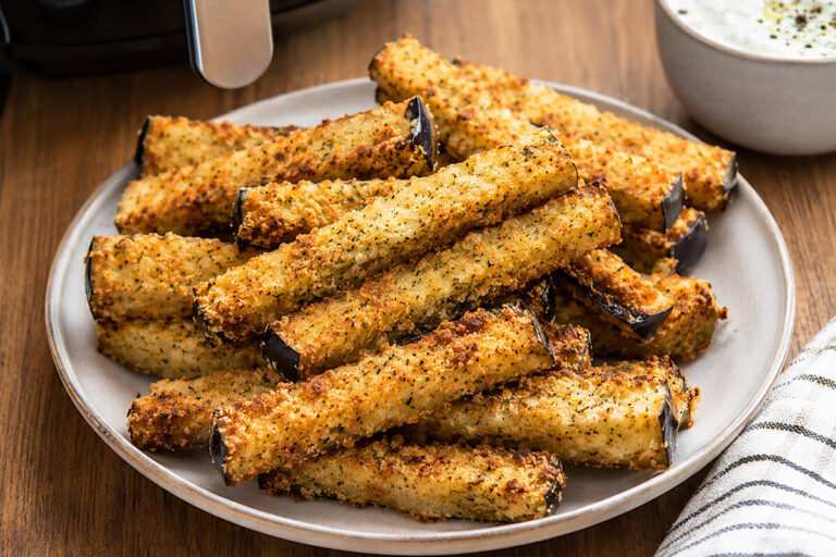 Stick di melanzane in friggitrice ad aria senza pastella: croccanti fuori, morbidi dentro, pronti in soli 13 minuti