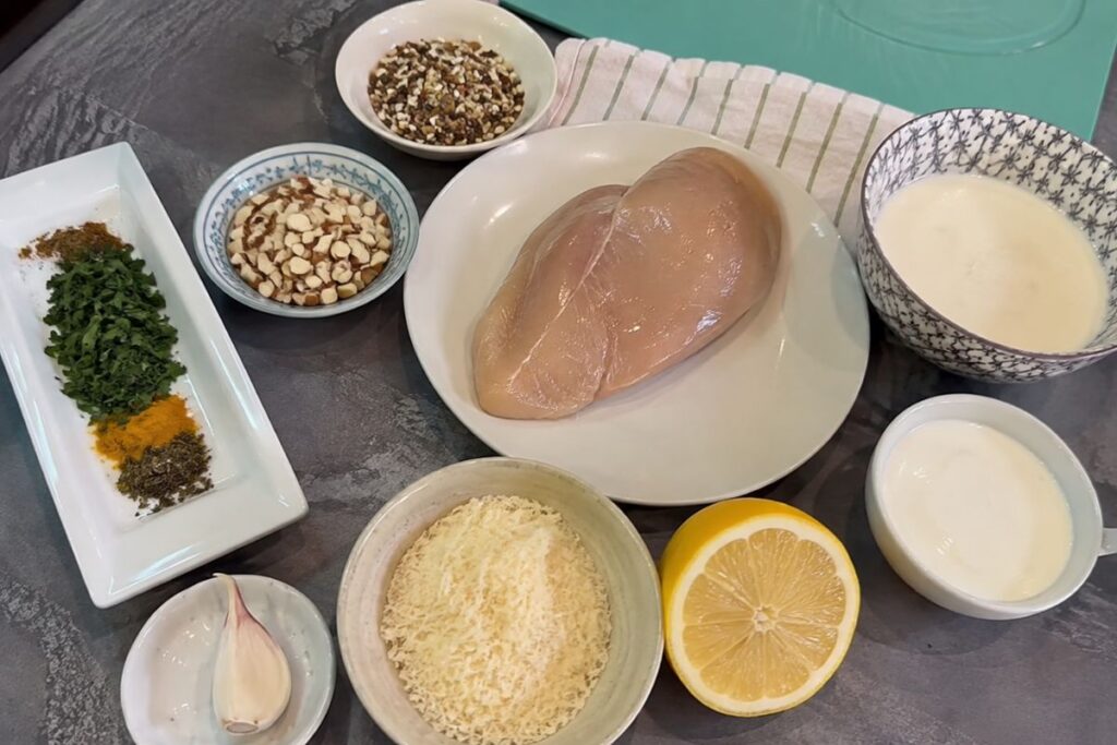 Bocconcini di pollo con panatura di mandorle in friggitrice ad aria ingredienti Bocconcini di pollo con panatura di mandorle in friggitrice ad aria, ingredienti
