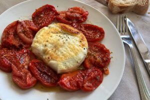 Primosale con pomodori conditi in friggitrice ad aria