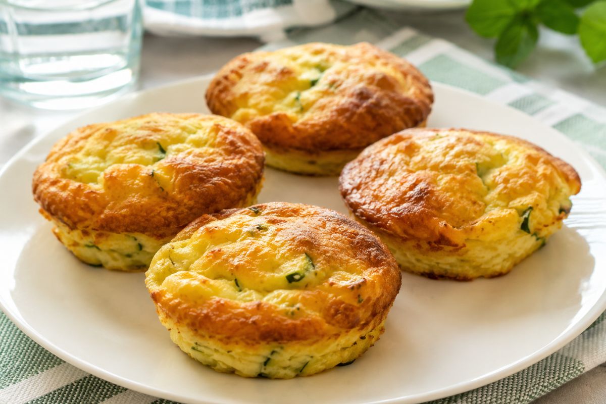 Metti la zucchina cruda direttamente nella ricotta: tortini sfiziosi in 15 minuti in friggitrice ad aria